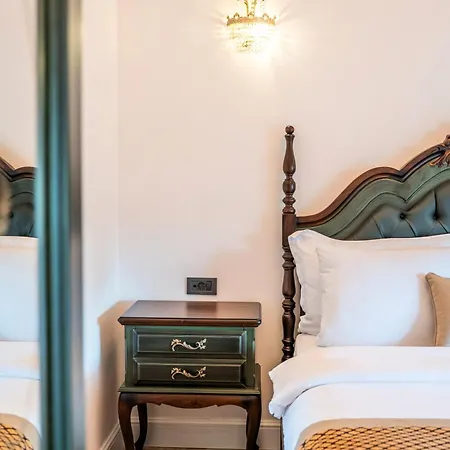 Zaena Hotel *