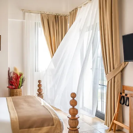 Zaena Hotel